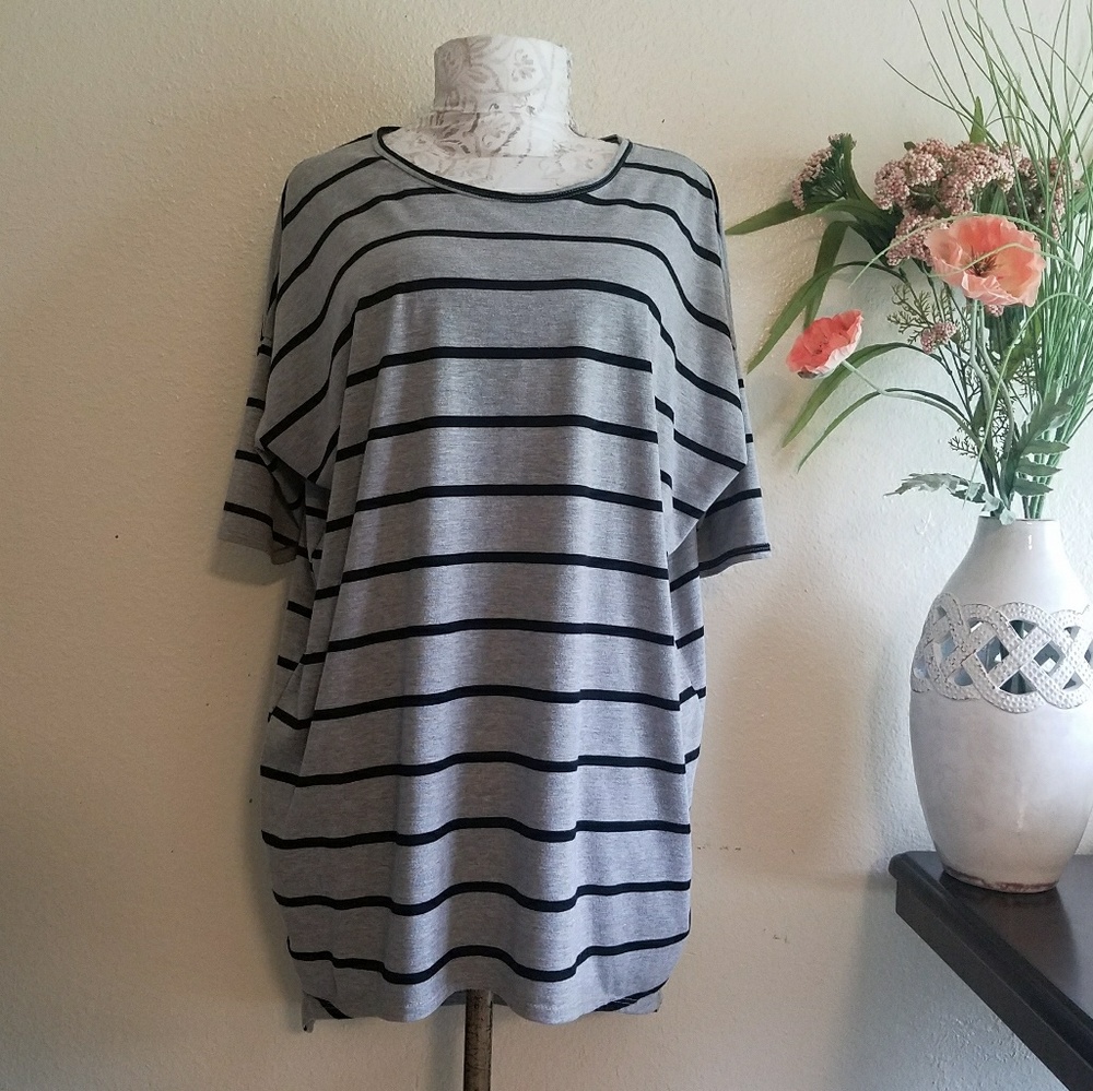 Lularoe irma size M